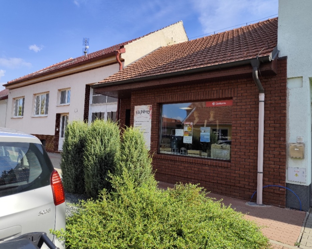 Obchodní prostory - Sokolnice - 15.000,-Kč/měsíčně